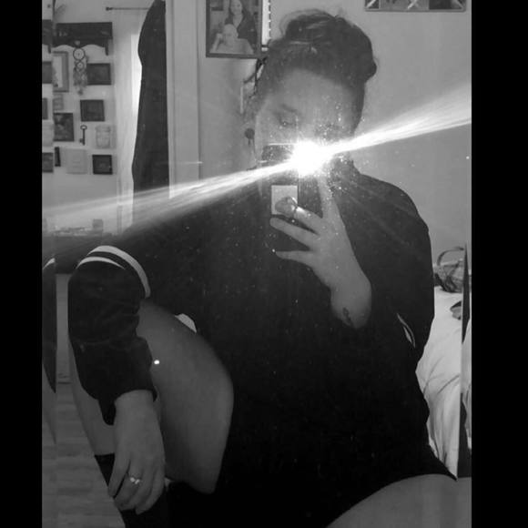 Meet your Posher, Michelle - Picture 1 of 1